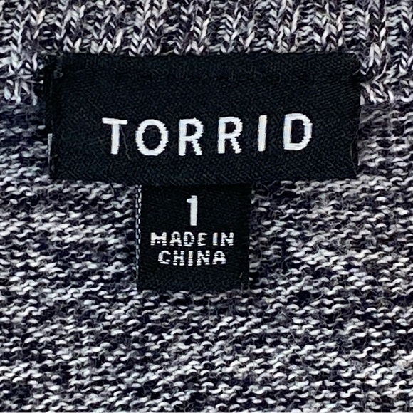 Vintage Torrid Sequin Beautiful Raglan Sleeves Crew Neckline Sweater Sz Plus 1 - Picture 3 of 7